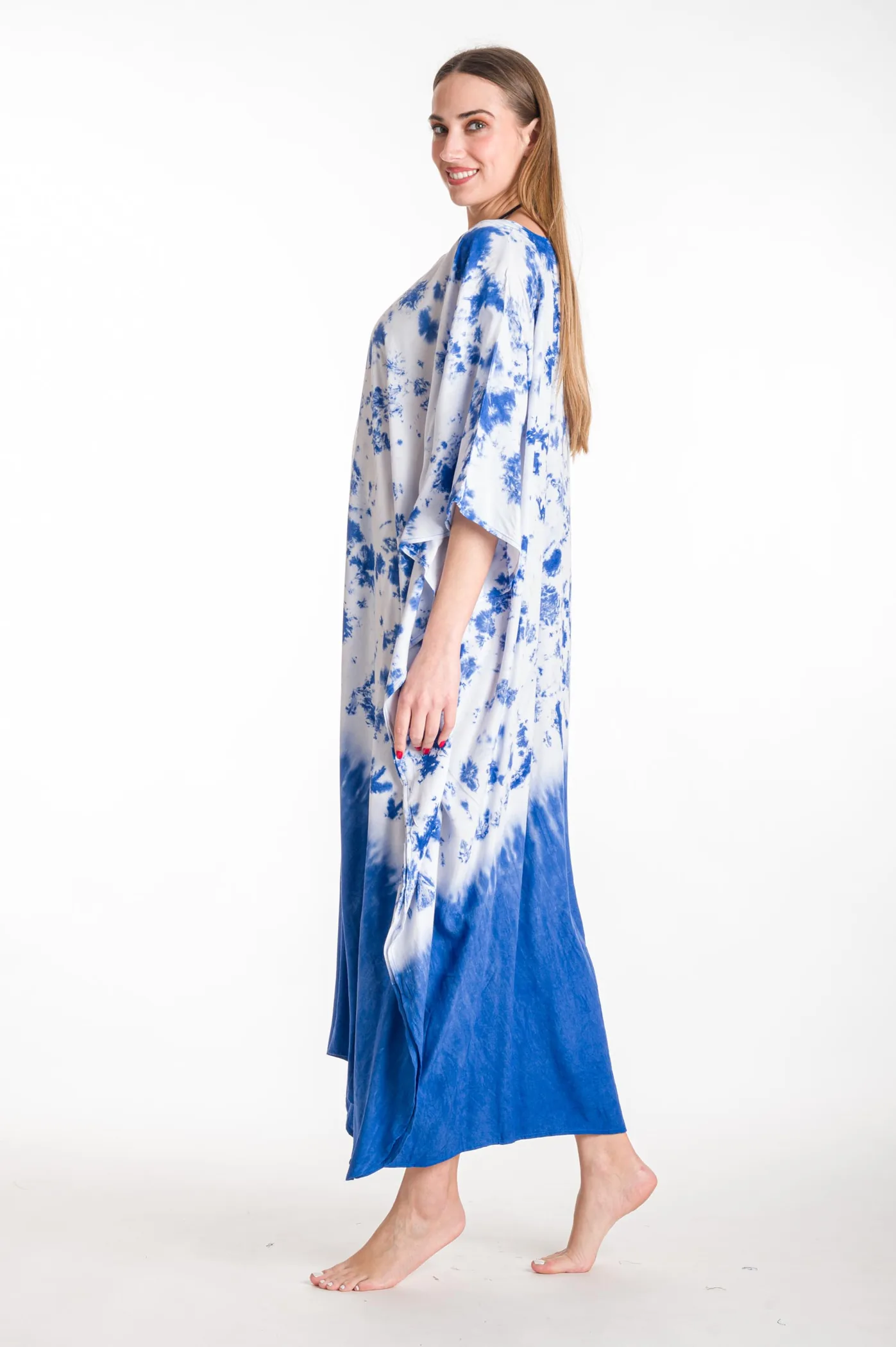 Καφτανι βισκοζ tie dye - Άσπρο;Μπλέ καφτάνι παραλίας από βισκόζ για καλοκαιρινές resort εμφανίσεις