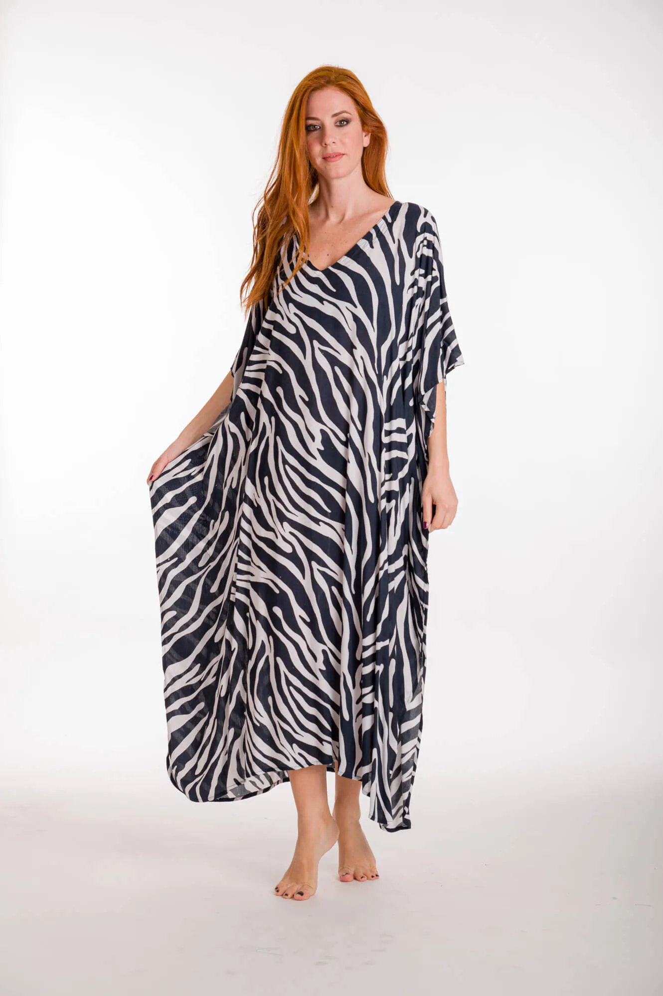 Καφτανι βισκοζ animal print - Ασπρόμαυρο παρεό παραλίας από βισκόζ για καλοκαιρινές resort εμφανίσεις