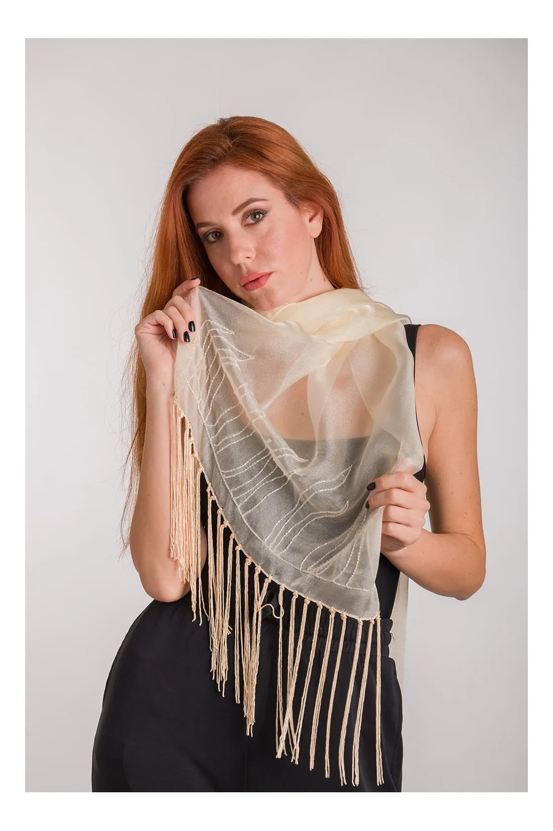 Εσαρπα μεταλιζε με κεντημα - Εκρού resort wear προϊόν για καλοκαιρινές resort εμφανίσεις