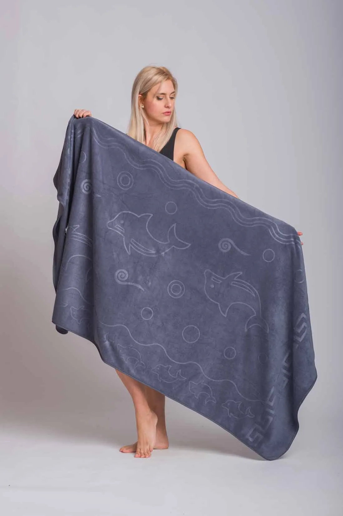 Γκρι πετσετα θαλασσης microfiber με σχεδιο δελφινι και μαιανδρο - Γκρί παρεό παραλίας για καλοκαιρινές resort εμφανίσεις
