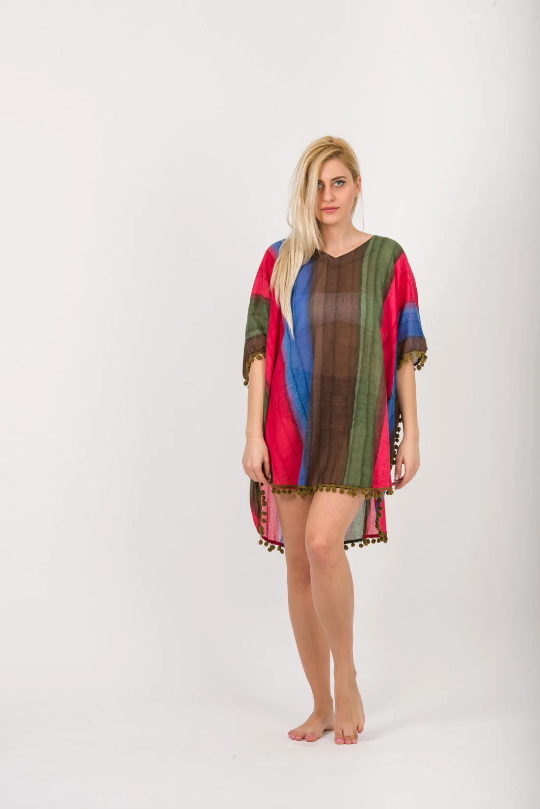 Ποντσο tie dye ριγε βαμβακερο με pon pon - Καφέ;Κόκκινο;Μπλέ;Πράσινο πόντσο παραλίας από βαμβακερό για καλοκαιρινές resort εμφανίσεις
