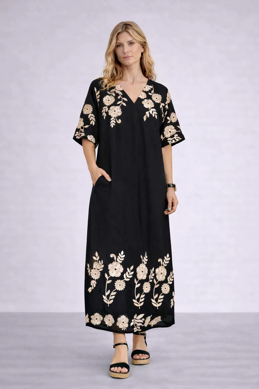 Μαυρο μονοχρωμο βισκοζ - λινο resort wear καφτάνι με κεντημα - Μαύρο καφτάνι παραλίας από βισκόζ για καλοκαιρινές resort εμφανίσεις