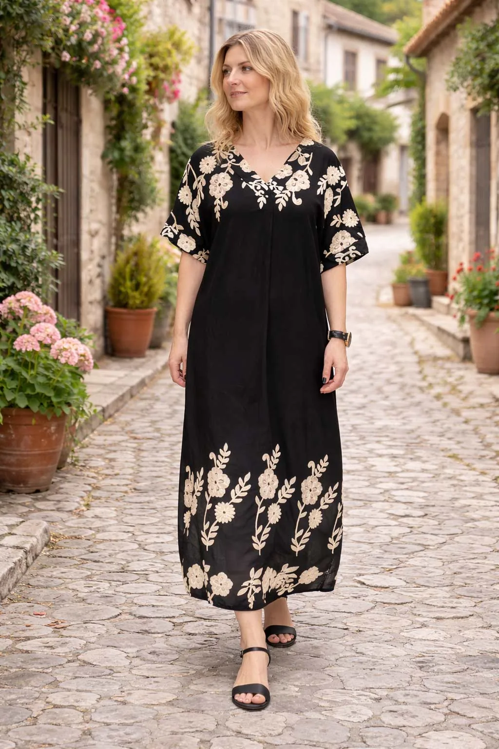 Μαυρο μονοχρωμο βισκοζ - λινο resort wear καφτάνι με κεντημα - Μαύρο παρεό παραλίας από βισκόζ για καλοκαιρινές resort εμφανίσεις