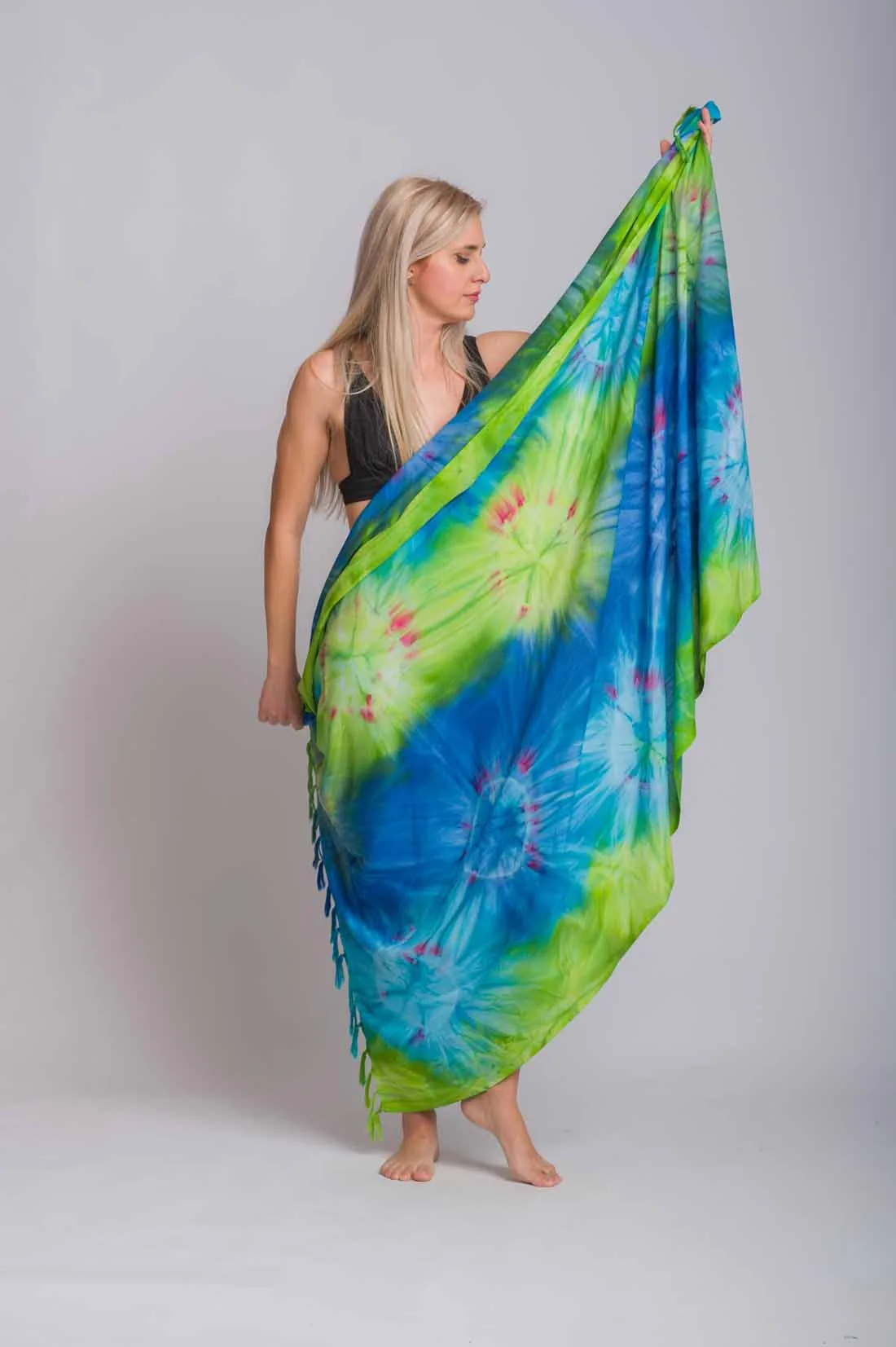 Μπλέ παρεο βισκοζ tie dye εκρηξη με κροσσια - Μπλέ;Πράσινο παρεό παραλίας για καλοκαιρινές resort εμφανίσεις