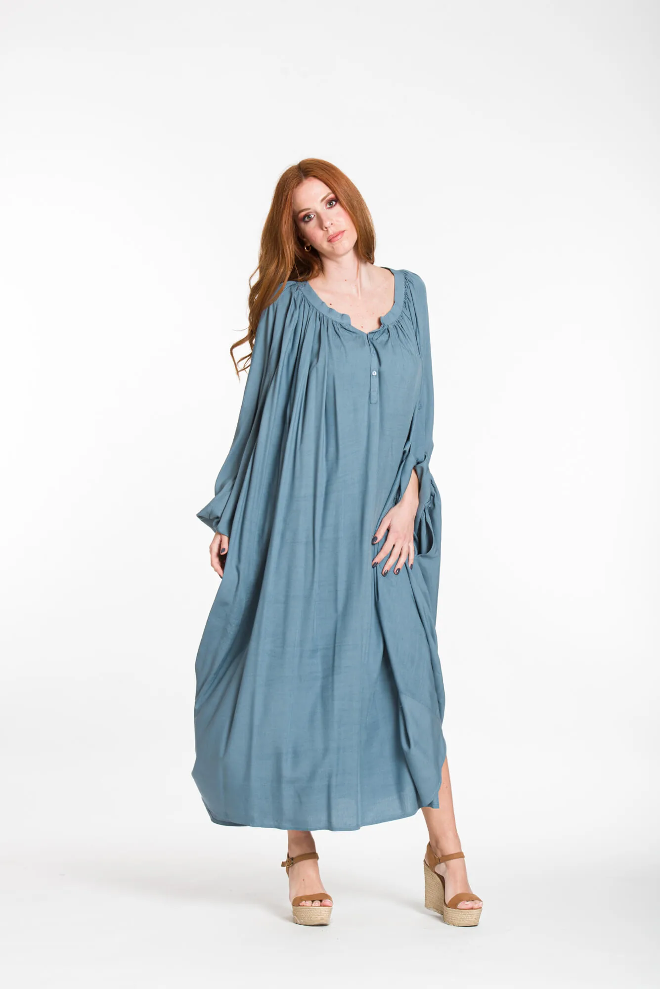 Καφτανι - πουκαμισοφορεμα oversize look με ρυθμιζομενα μανικια - Ράφ παρεό παραλίας από βισκόζ για καλοκαιρινές resort εμφανίσεις
