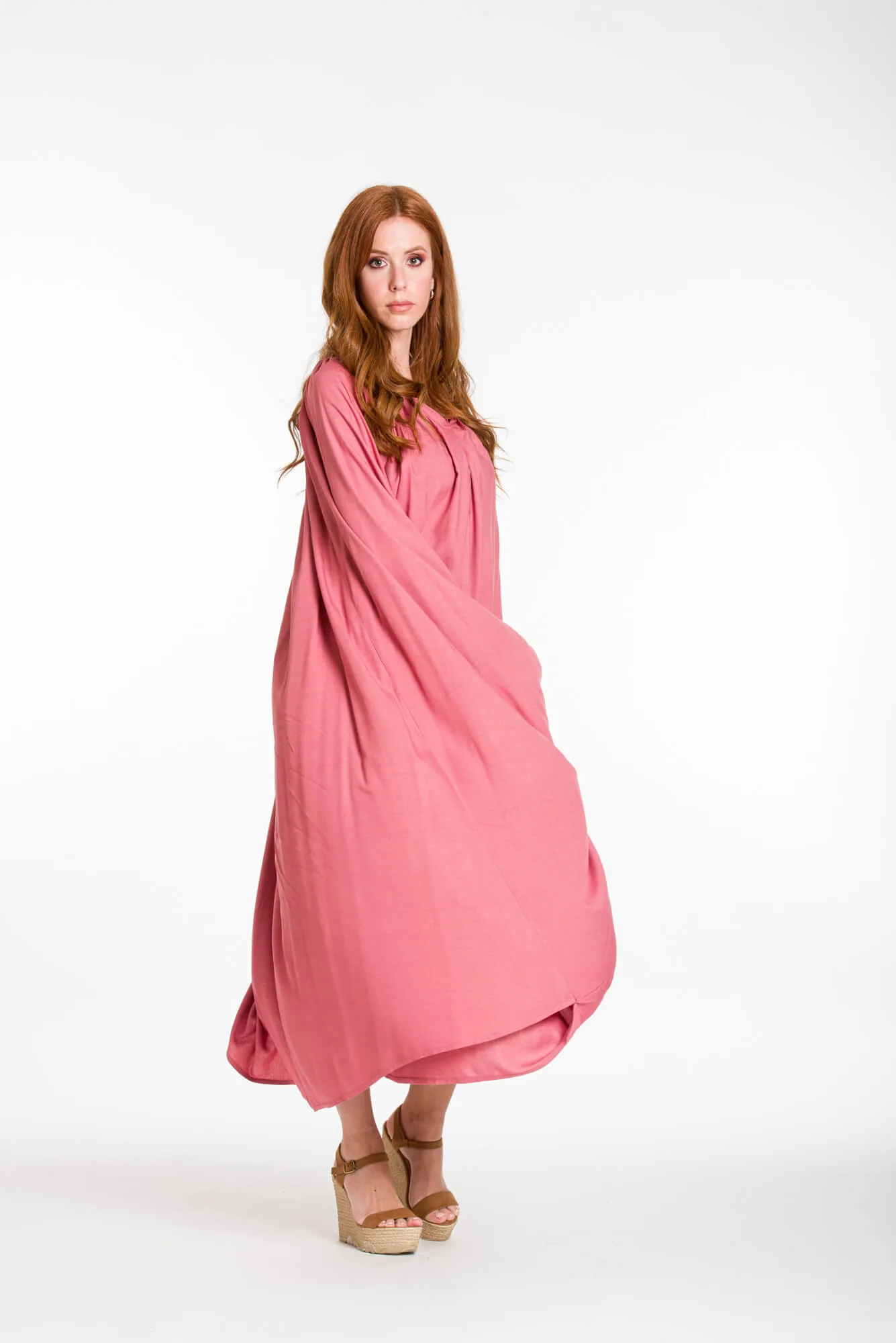 Καφτανι - πουκαμισοφορεμα oversize look με ρυθμιζομενα μανικια - Σομόν φόρεμα παραλίας από βισκόζ για καλοκαιρινές resort εμφανίσεις